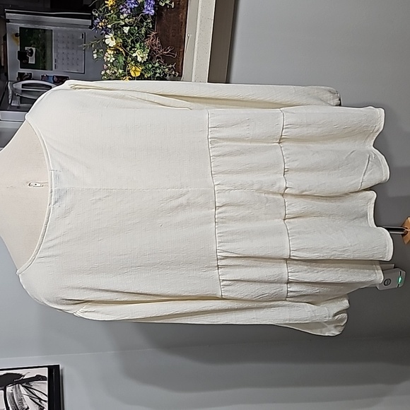 ABSOLUTELY FAMOUS, BoHo style 3 X cream top. Crochet at top. Cottage Core - Picture 7 of 11